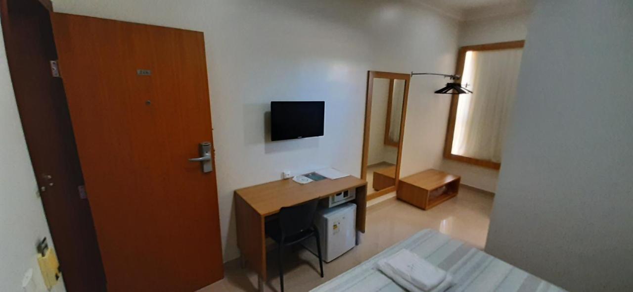 Hotel Guines Palace Patrocinio